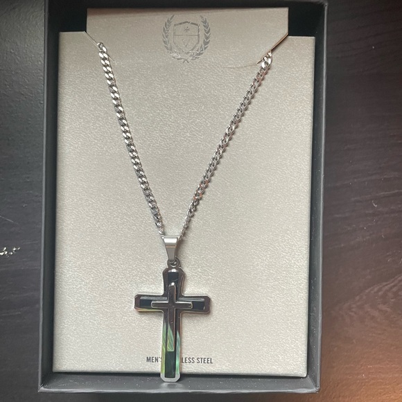 NWT Men’s Vantage Cross Necklace - Picture 4 of 6